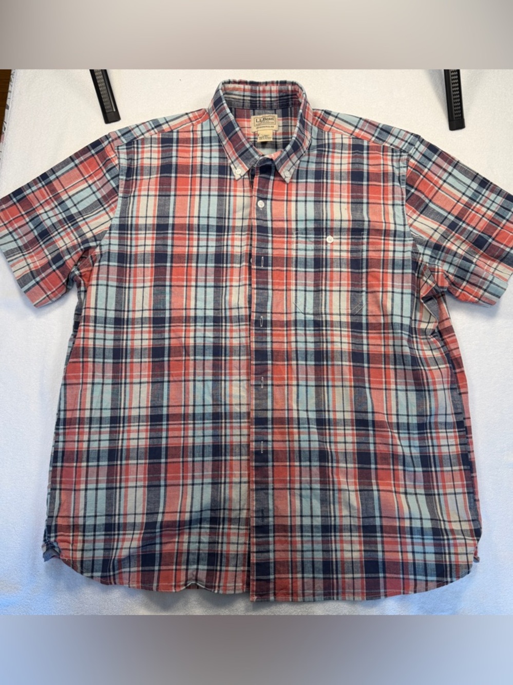 L.L. Bean Men's Coral and Navy Plaid Short-Sleeve Button-Down Shirt 98% Cotton